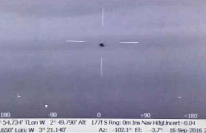 Policía británica detecta un OVNI. Foto: Youtube