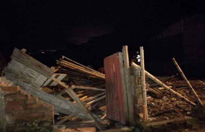 Temblor dejó cinco familias damnificadas en Caldas. Foto: Twitter