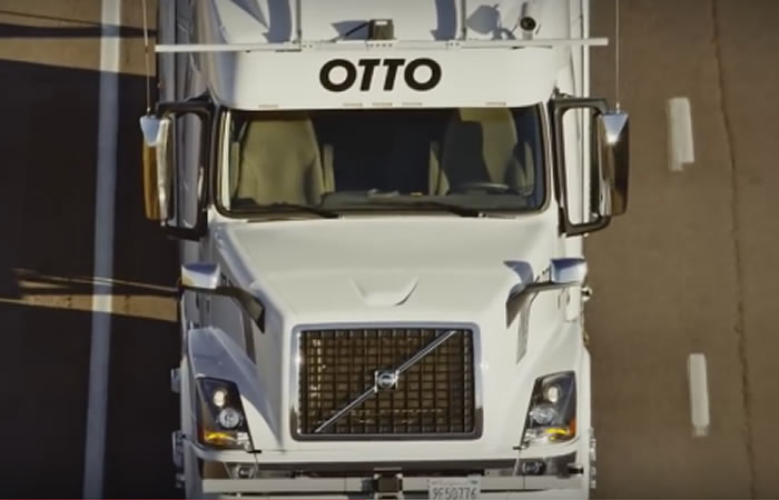 Otto es como ha sido llamado el camión. Foto: Youtube