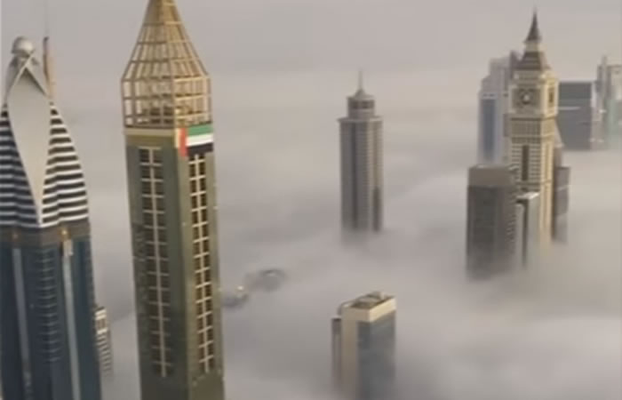 Dubái cubierta de nubes. Foto: Instagram