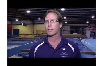 Entrenador abusó de sus gimnastas, poniendo cámaras para espiarlas