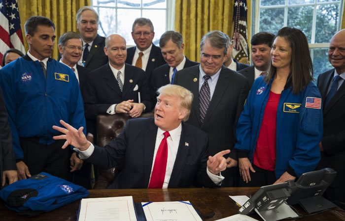 Donald Trump y la NASA. Foto: EFE