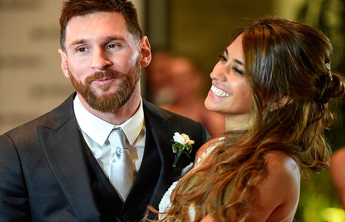 Messi y su esposa Antonela. Foto: AFP