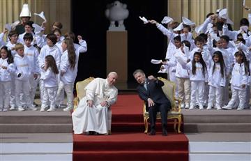 Papa Francisco pide a Colombia a "huir de toda tentación de venganza"