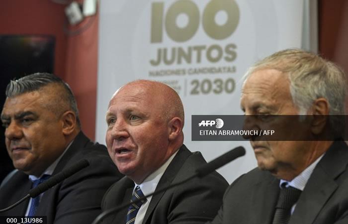 Conferencia de prensa sobre la candidatura conjunta de su país para la Copa Mundial 2030. Foto: AFP