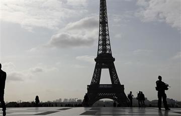 Presunto terrorista ataca con cuchillo a cinco personas en París