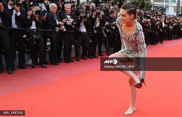 Festival de Cannes: Kristen Stewart se descalza en protesta por el código de vestimenta