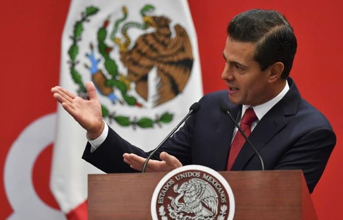 Enrique Peña Nieto habla durante un acto público en el palacio presidencial de Los Pinos. Foto: AFP