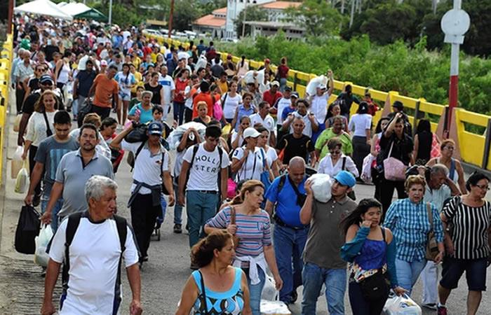 Miles de venezolanos cruzan la frontera  diariamente. Foto: AFP