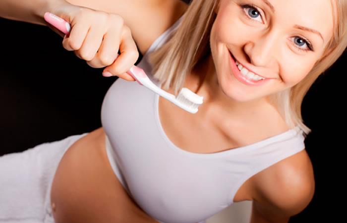En embarazo, la higiene oral es importante. Foto: Shutterstock