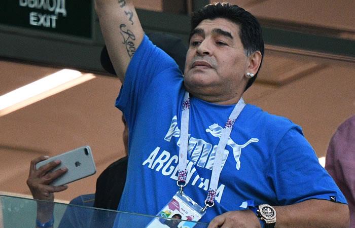 Diego Armando Maradona apoya a la selección de México. Foto: AFP