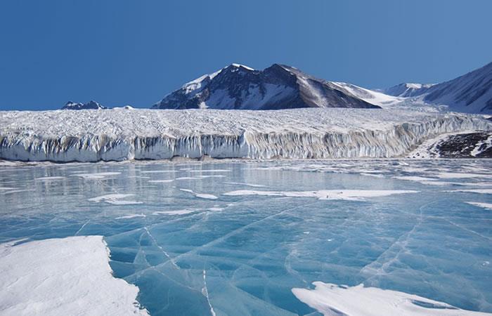 Encuentran fuente activa de calor volcánico debajo del glaciar Pine Island. Foto: Pixabay