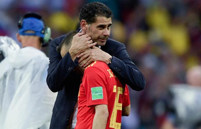 El tecnico Español Fernando Hierro luego de la derrota contra Rusia. Foto: AFP
