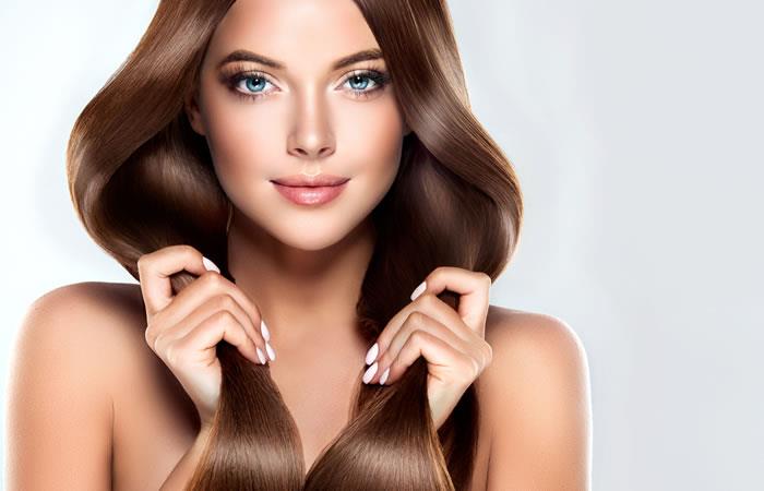 Embellece y dale brillo a tu cabello con estás combinaciones naturales. Foto: Shutterstock