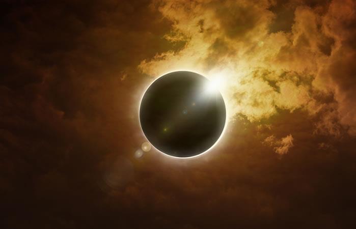 Viernes 13 con eclipse parcial de Sol y superluna. Foto: Shutterstock