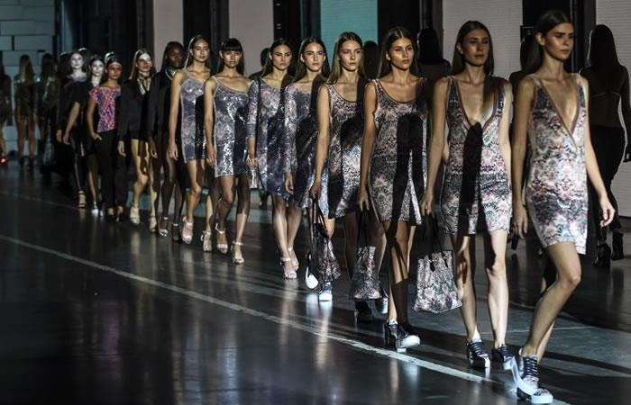 Custo Dalmau apuesta por democratizar la moda en Colombia. Foto: AFP