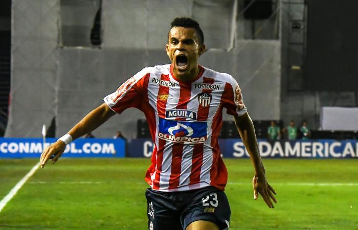 Luis Díaz celebra el gol ante Lanús en Copa Sudamericana. Foto: AFP
