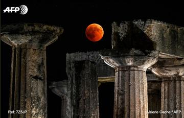 La luna de sangre deslumbró a quienes disfrutaron del eclipse del siglo