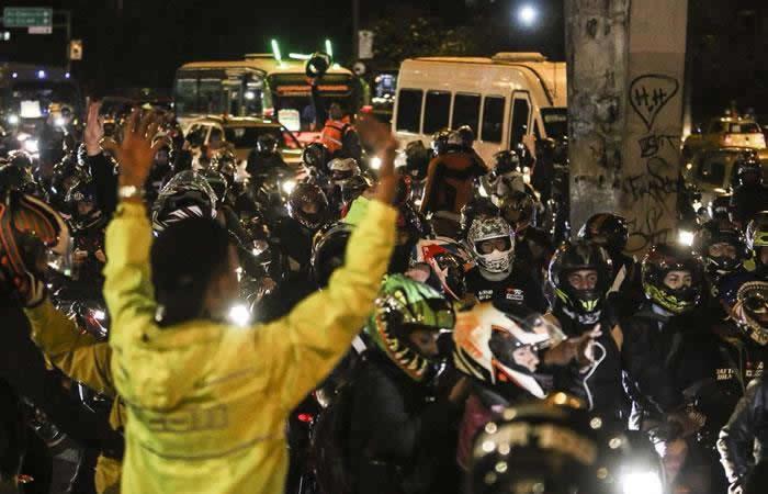 Alcaldía de Bogotá suspende restricción de parrillero en Motocicletas. Foto: AFP