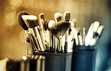 ¿Por qué es importante limpiar las brochas de maquillaje?