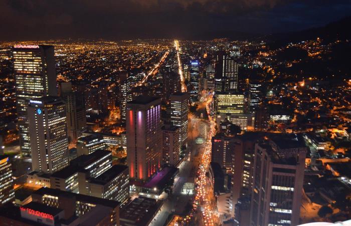 Panorámica nocturna de Bogotá.. Foto: Interlatin
