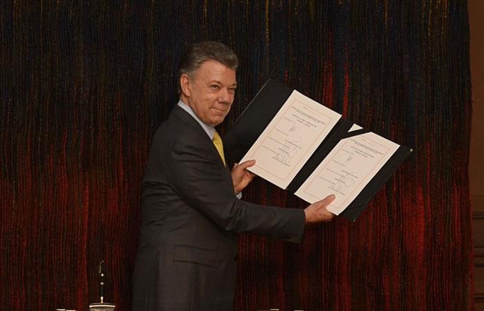 Santos firmó el 3 de agosto. Foto: AFP