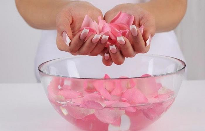 El agua de rosas es perfecta para la piel. Foto: Pixabay