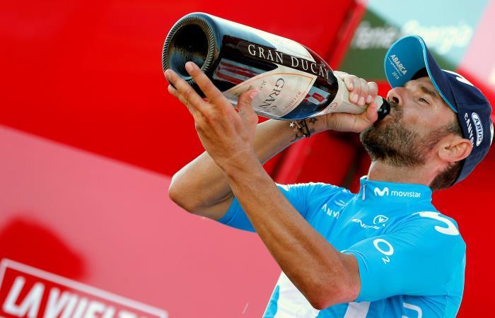 Alejandro Valverde se ovaciona tras ganar la etapa 2 de la Vuelta a España. Foto: EFE