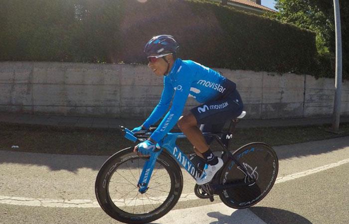 Nairo Quintana, rueda con su equipo en el segundo día de descanso en la Vuelta a España. Foto: Twitter