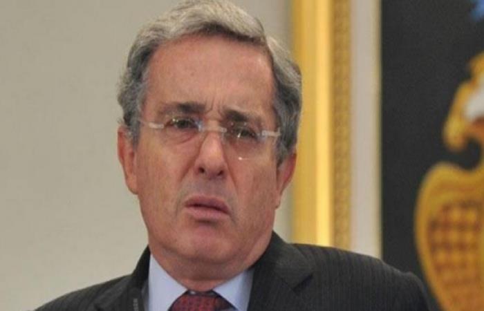 Amenazan a Álvaro Uribe debido a error de 'El Tiempo'. Foto: Twitter