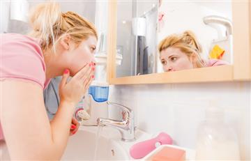 5 errores que cometemos al lavarnos la cara