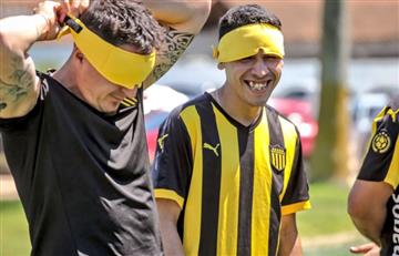 [FOTOS] ¡Capos! Jugadores de Peñarol entrenan con equipo de personas no videntes