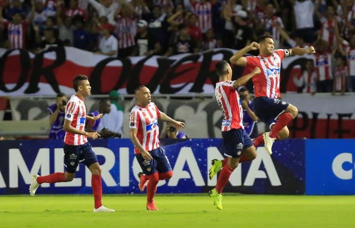 Teófilo Gutiérrez celebra el gol en el Metropolitano. Foto: EFE