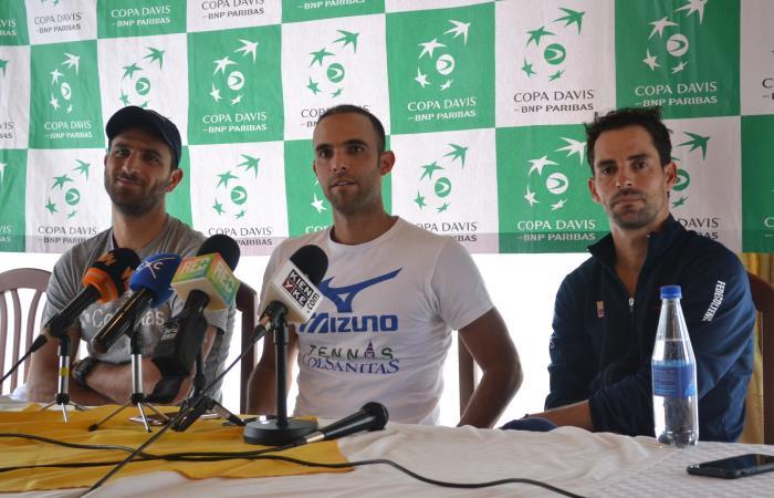Robert Farah (I), Juan Sebastián Cabal (C) y Santiago Giraldo, tenistas que nos representarán en Copa Davis. Foto: Interlatin