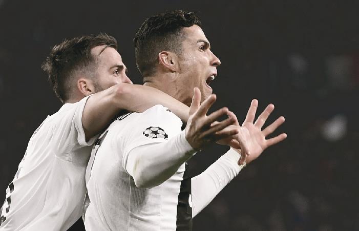 Cristiano marcó triplete en la victoria de Juventus. Foto: AFP