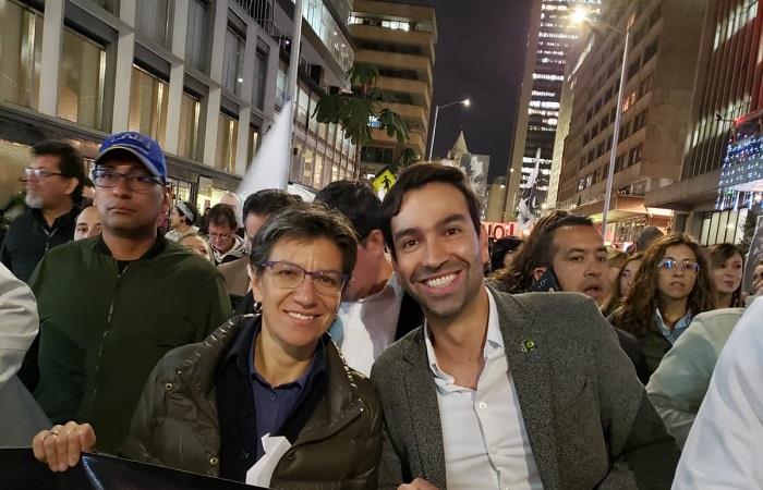 Mauricio Toro se ha identificado como el primer congresista abiertamente gay en el país. Foto: Twitter
