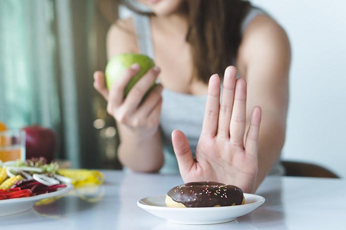 La dieta es la primera solución para tratar los triglicéridos. Foto: Shutterstock