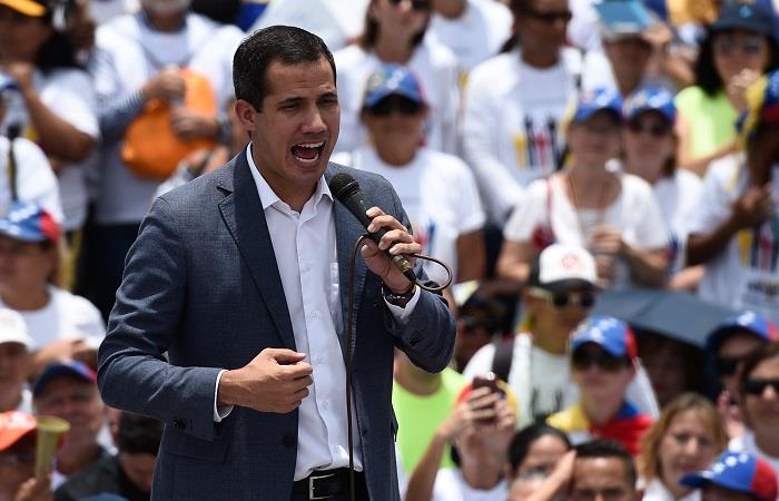 Guaidó aseguró que este es el inicio de la llamada 'Operación Libertad', con la que se busca acabar con el régimen de Nicolás Maduro. Foto: AFP