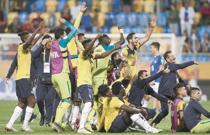 Ecuador celebrando el tercer puesto en el Mundial Sub 20. Foto: EFE