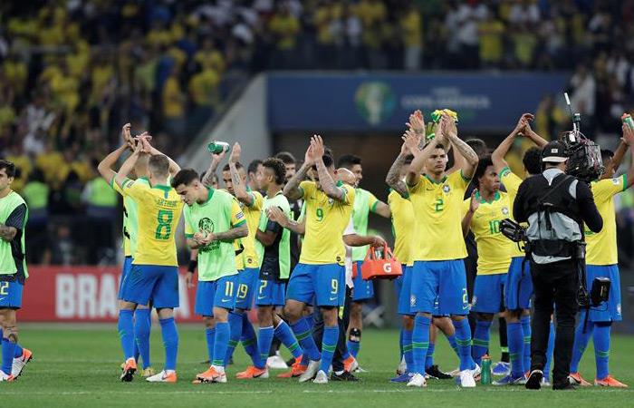 Brasil festeja la goleada ante Perú. Foto: EFE