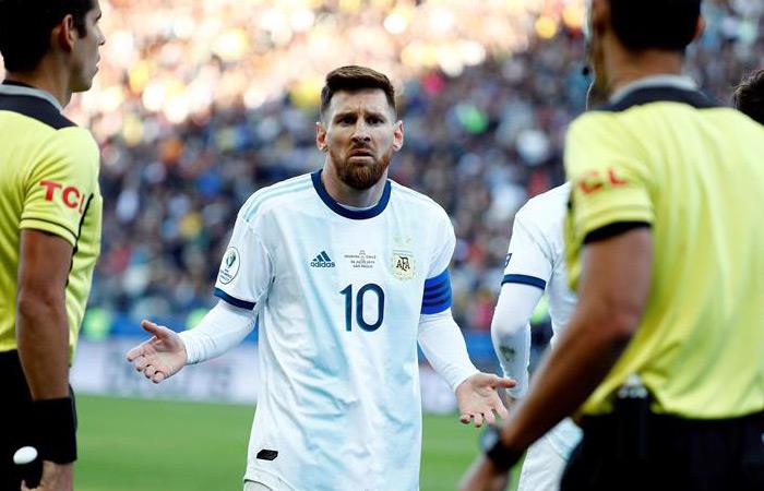 Lionel Messi fue expulsado en el partido ante Chile. Foto: EFE
