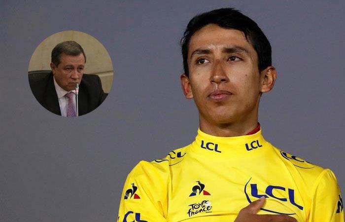 Ernesto Macías (izq), senador de Colombia, y Egan Bernal (der), campeón Tour de Francia 2019. Foto: Twitter. Foto: EFE