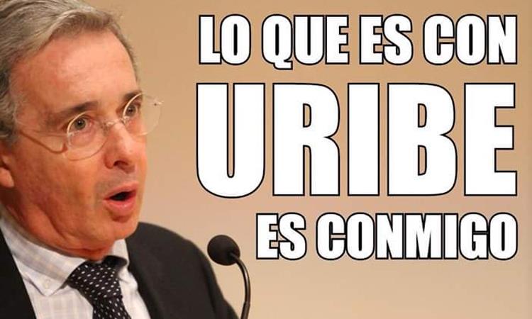 Imagen en apoyo al senador Álvaro Uribe, quien deberá presentarse a indagatoria en la CSJ, el próximo 8 de octubre. Foto: Twitter