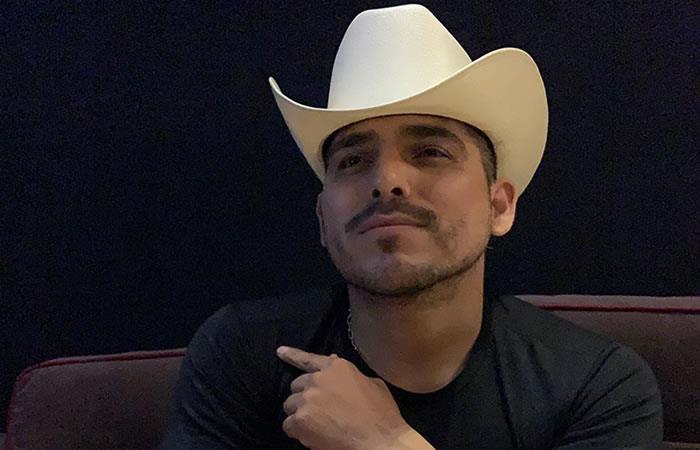 Espinoza Paz de nuevo nominado a los Premios Latino Show Awards 2019