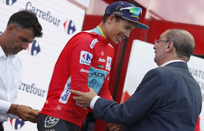 Miguel Ángel López logró el liderato de La Vuelta 2019 por segunda vez. Foto: EFE