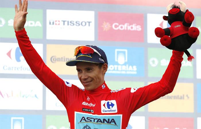 "Superman" López se vistió de rojo por tercera vez en esta edición de La Vuelta. Foto: EFE