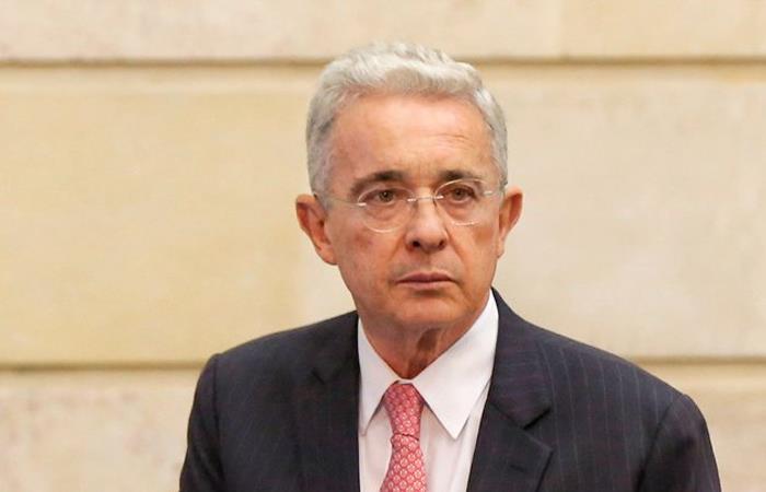 Álvaro Uribe, durante una plenaria en el Senado de la República. Foto: Twitter