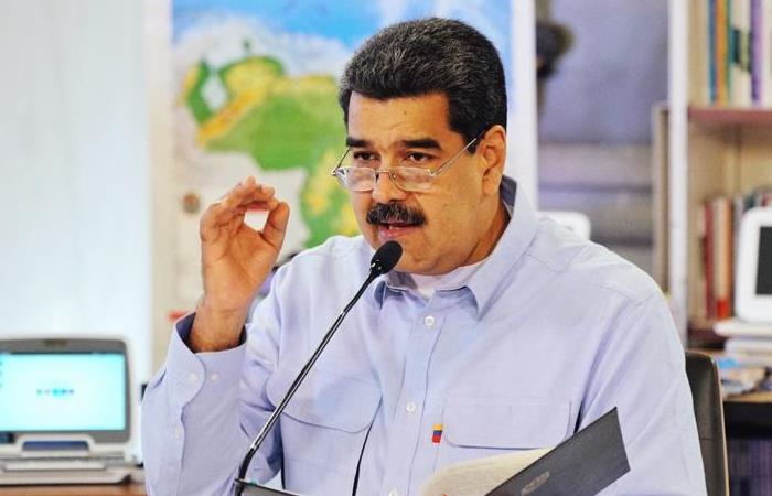 Nicolás Maduro durante la firma de un acuerdo con la oposición venezolana. Foto: Twitter