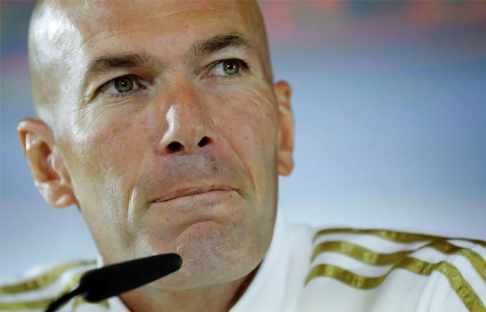 Zidane vive uno de sus momentos más dificiles en Real Madrid. Foto: EFE