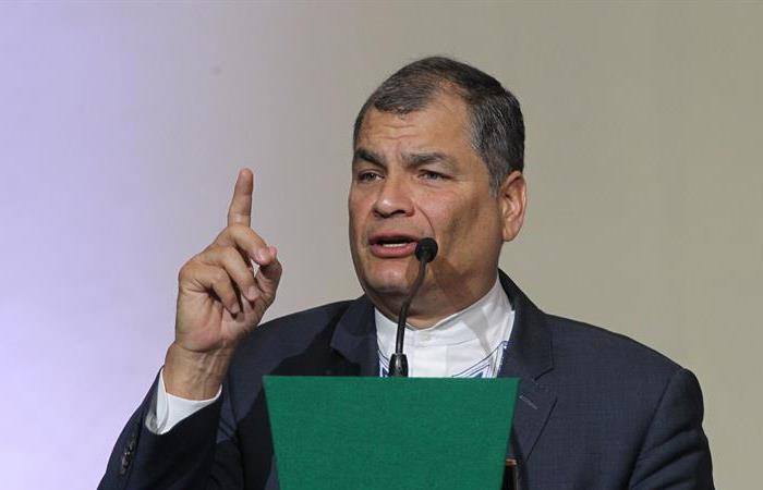 Rafael Correa, durante una conferencia en México. Foto: EFE